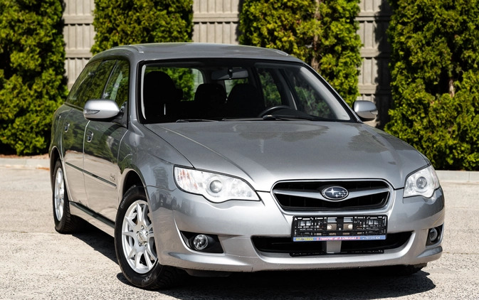 Subaru Legacy cena 19900 przebieg: 200000, rok produkcji 2007 z Radom małe 596